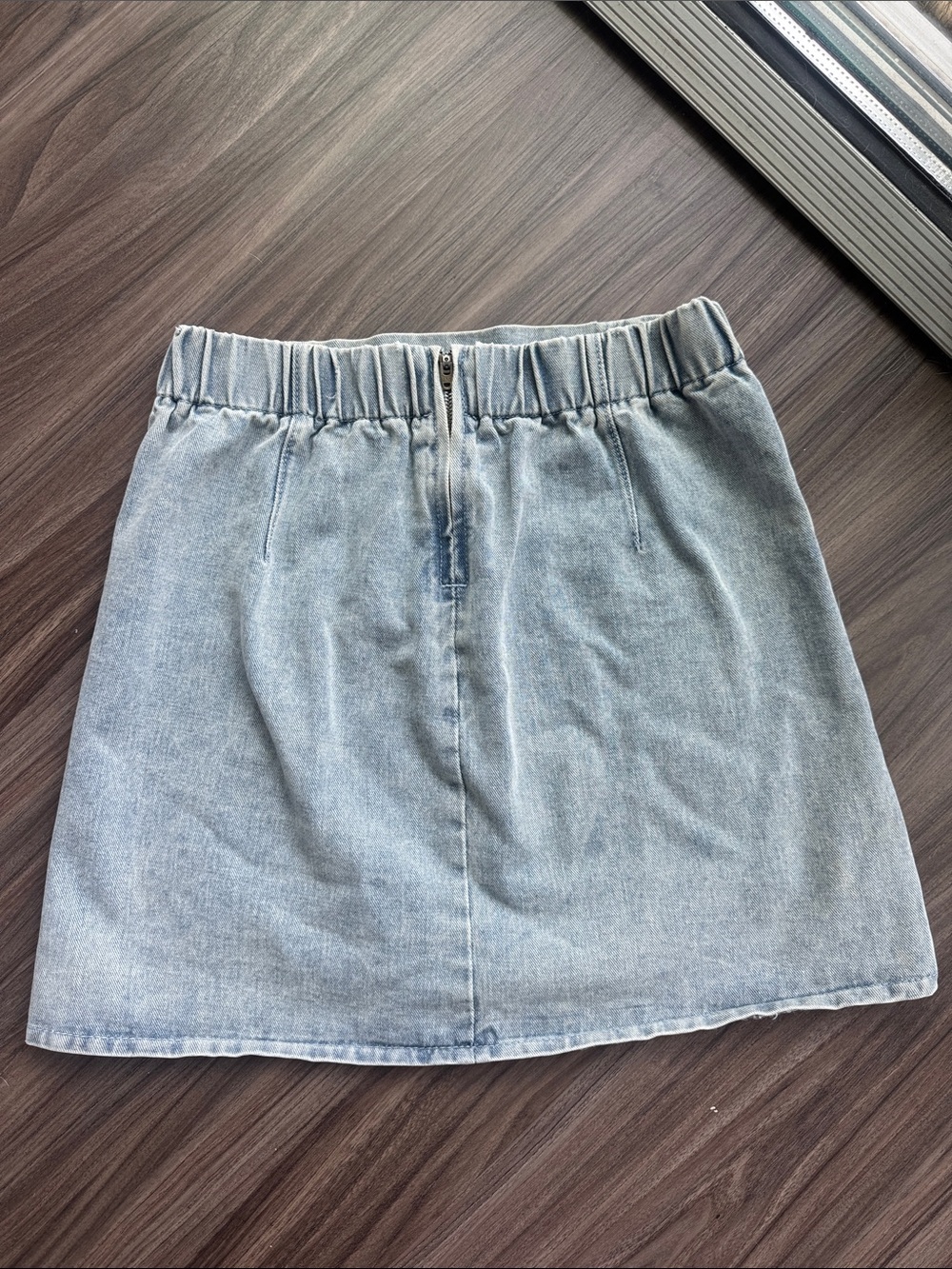 VESTIQUE | Light Blue Denim Mini Skirt | Size Small - Picture 3 of 5